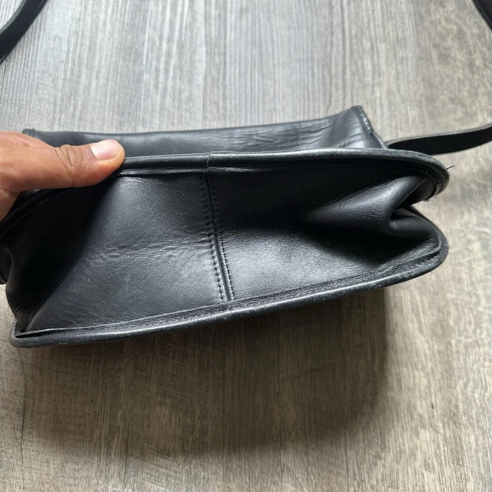 Vintage Coach Black Leather City Bag Purse 9790 Crossbody Very Clean!!!